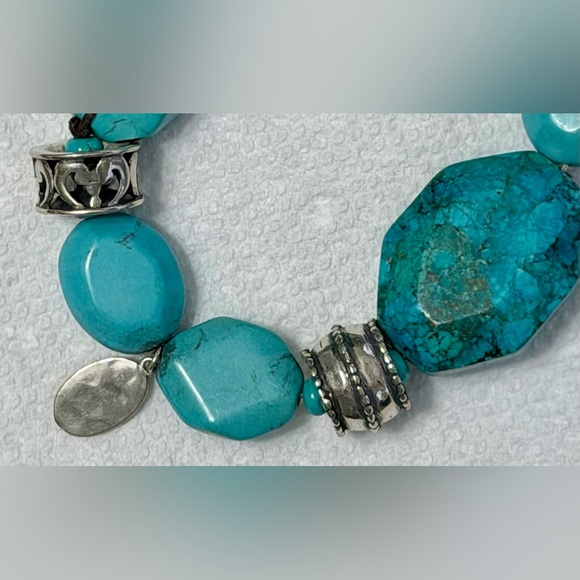 B2162 Retired Silpada Turquoise, Sterling Silver, Magnasite Stretch bracelet - Picture 6 of 7